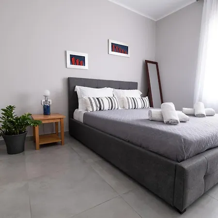 Luxury Spacious Apartment In The Heart Of The City Rhodes City Exterior photo