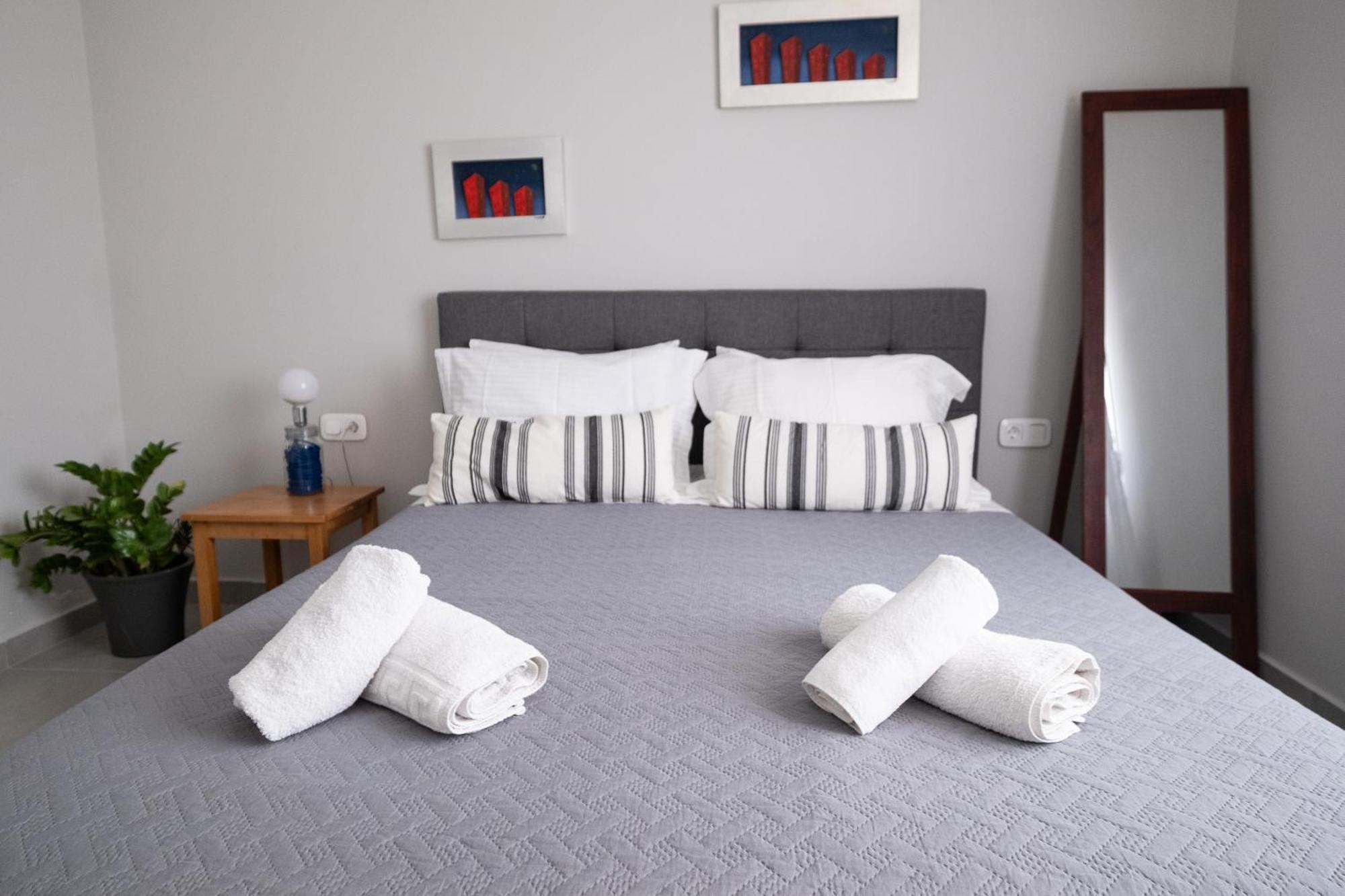 Luxury Spacious In The Heart Of The Rhodes City