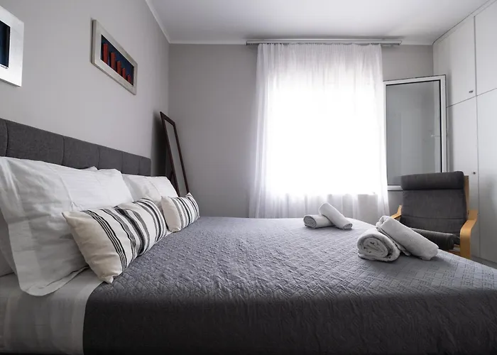 Luxury Spacious Apartment In The Heart Of The City